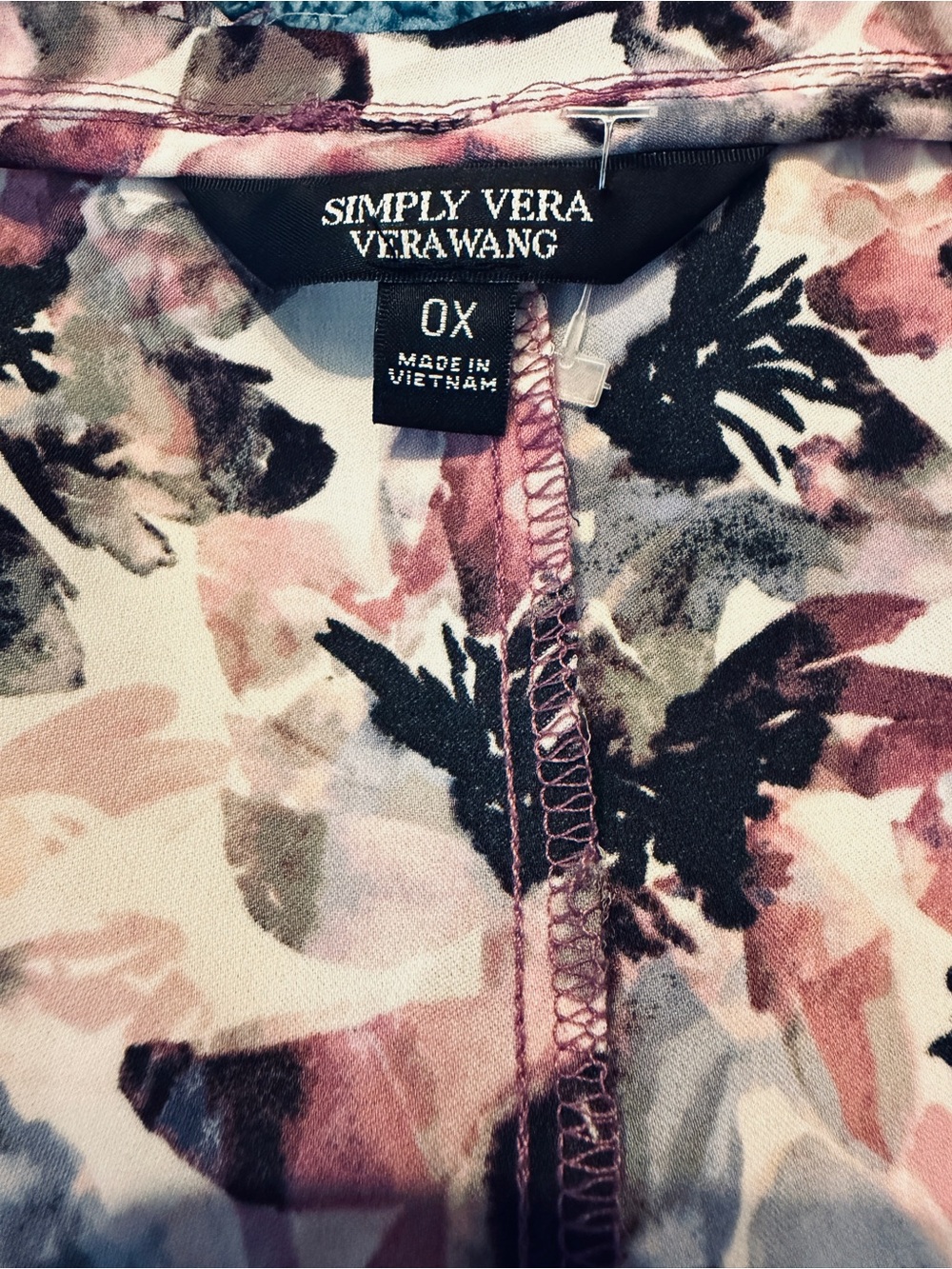 Vera Wang Sleeveless Floral V-Neck Handkerchief Hem Top - Picture 4 of 7